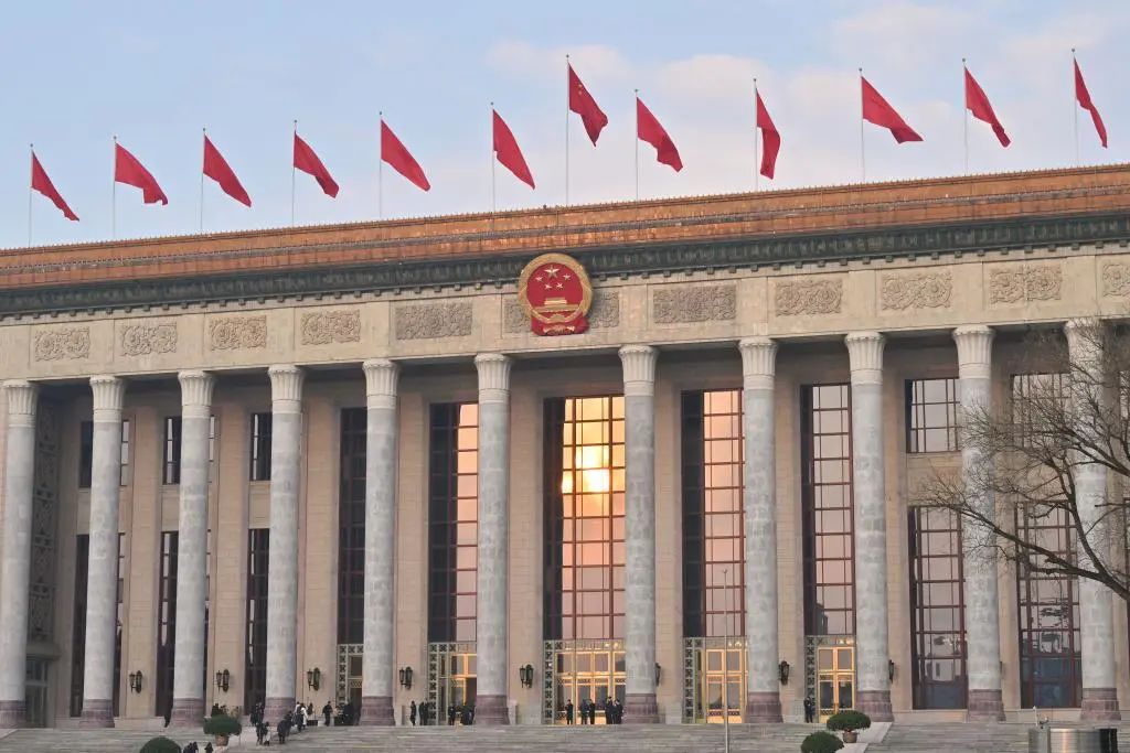 李強(qiáng)提到：新型儲(chǔ)能、“沙戈荒”、海上風(fēng)電